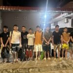 កម្លាំងនគរបាលខេត្តស្វាយរៀង បង្ក្រាបបទល្មើស Online Scams នៅក្រុងបាវិត ឃាត់ខ្លួនជនសង្ស័យចំនួន៤៥នាក់ និងវត្ថុតាងមួយចំនួន