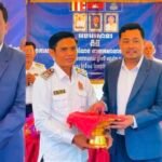 លោក ហែម សារិទ្ធ អភិបាលនៃគណៈអភិបាលស្រុកស្វាយជ្រំ បានអញ្ជើញជាអធិបតីក្នុងពិធីប្រកាសចូលកាន់មុខតំណែងនាយកសាលាបឋមសិក្សាតាសួស!